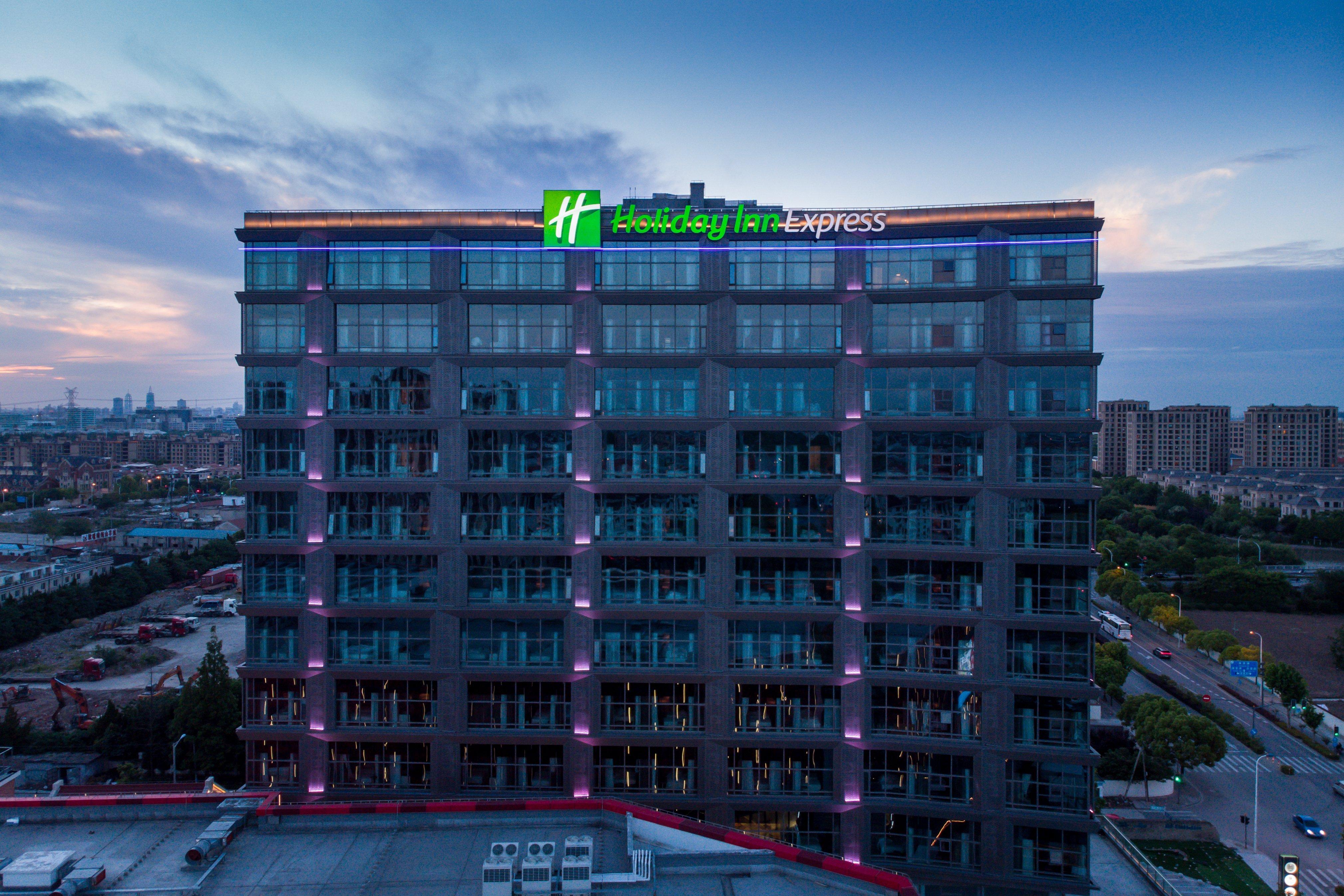 Holiday Inn Express Shanghai Tangzhen By Ihg - 20 Mins To Disney Land Xangai Exterior foto