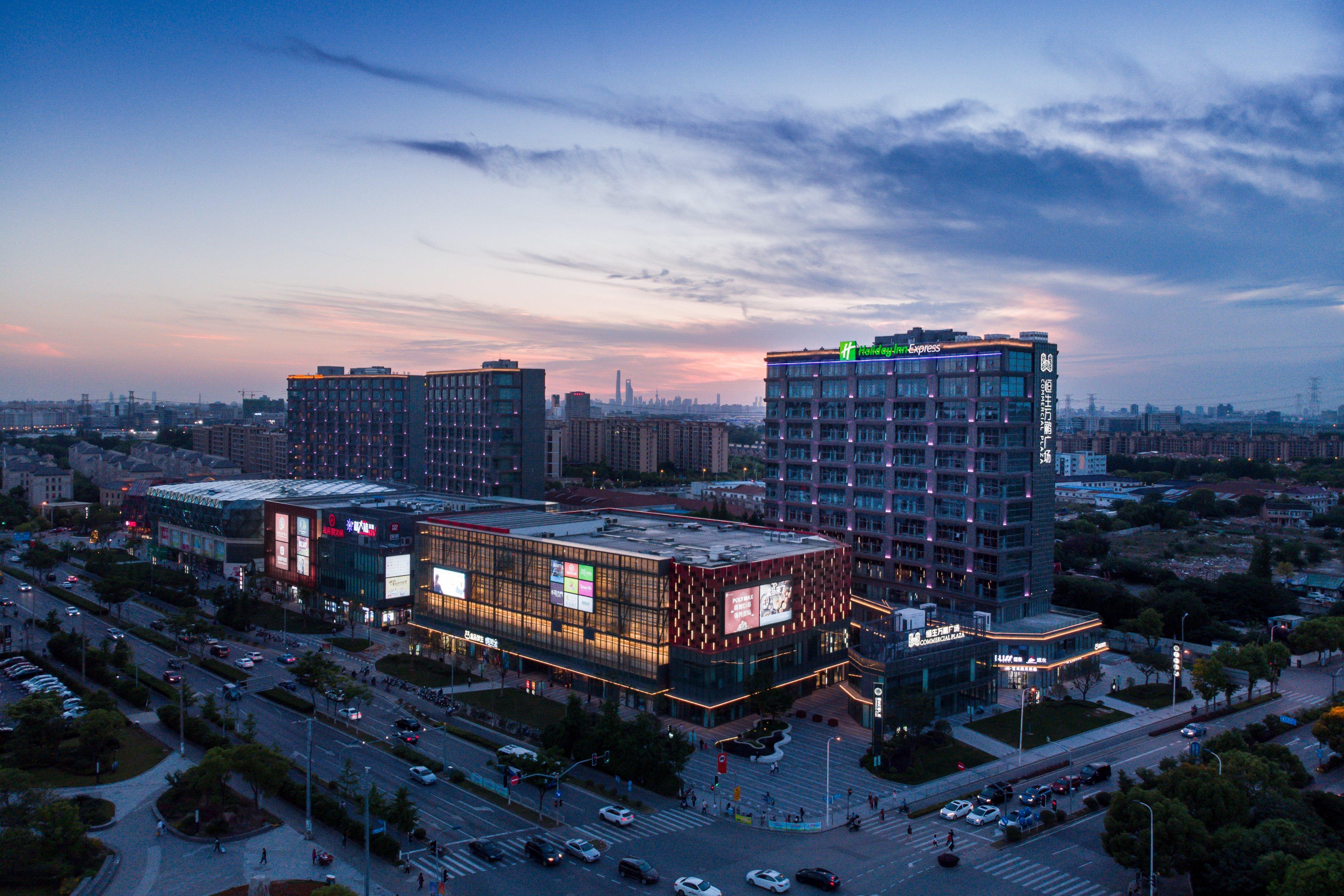 Holiday Inn Express Shanghai Tangzhen By Ihg - 20 Mins To Disney Land Xangai Exterior foto
